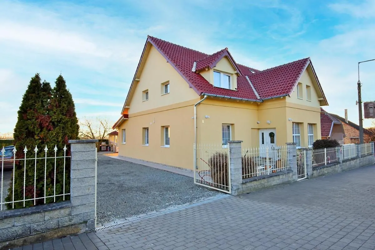 Palmy Apartmanhouse Maglod شقة