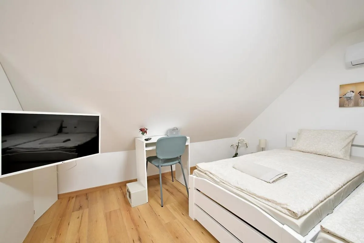 Palmy Apartmanhouse Maglod Apartment